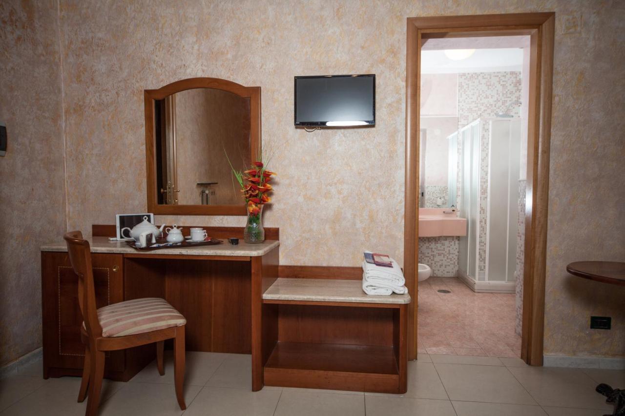 Hotel Cesare 14 *